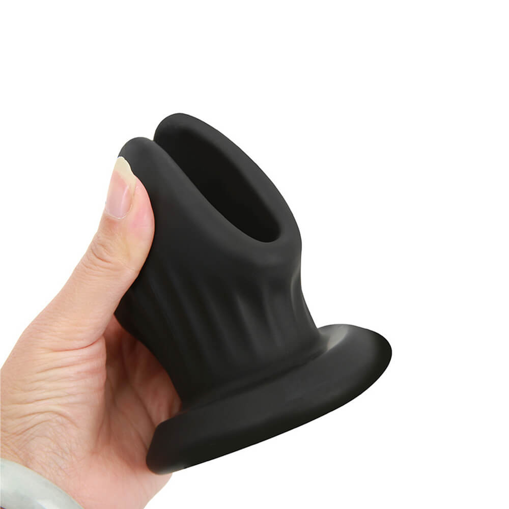 haven-huge-silicone-tunnel-anal-plug-2